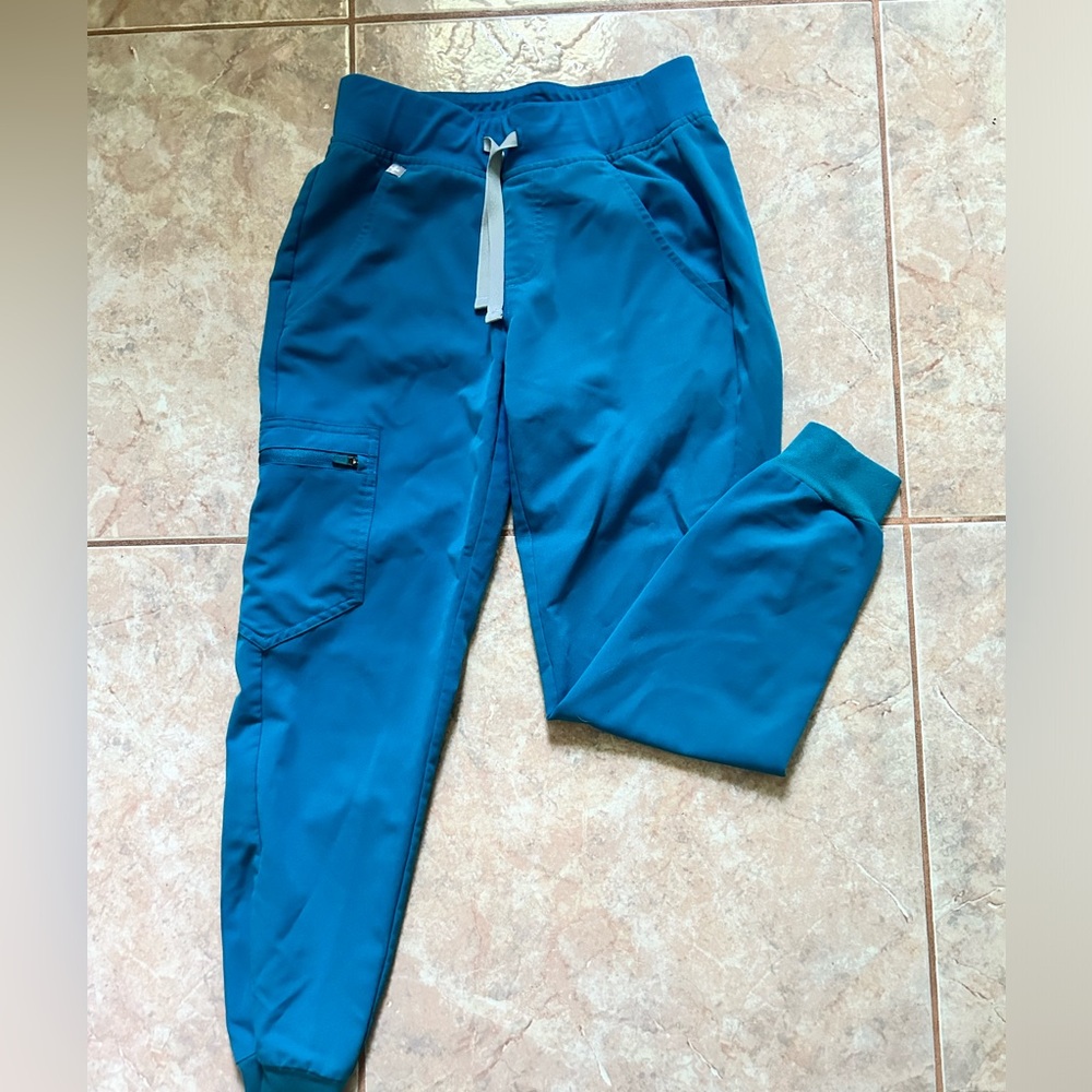 Figs pacific blue jogger